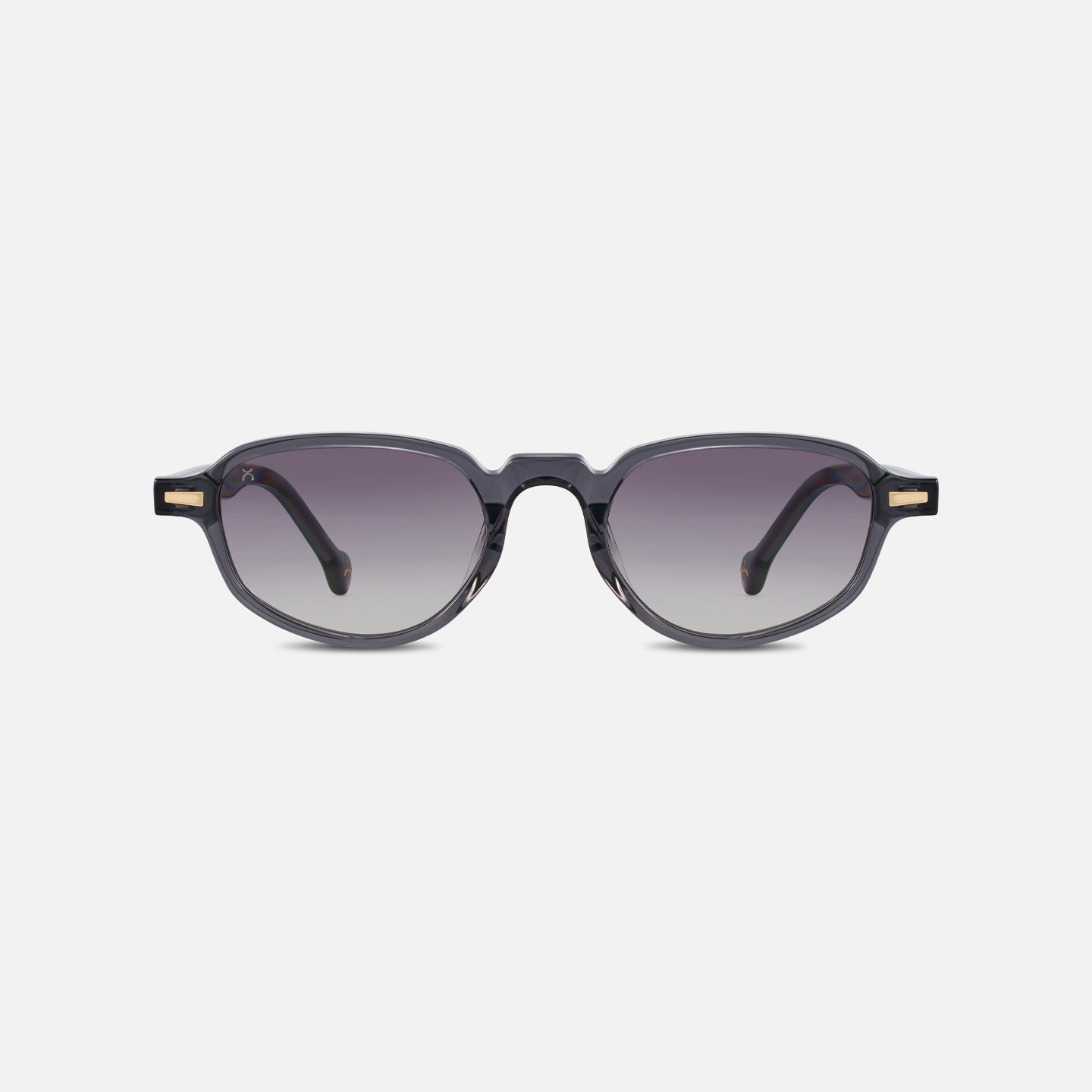 #color_smoky gray